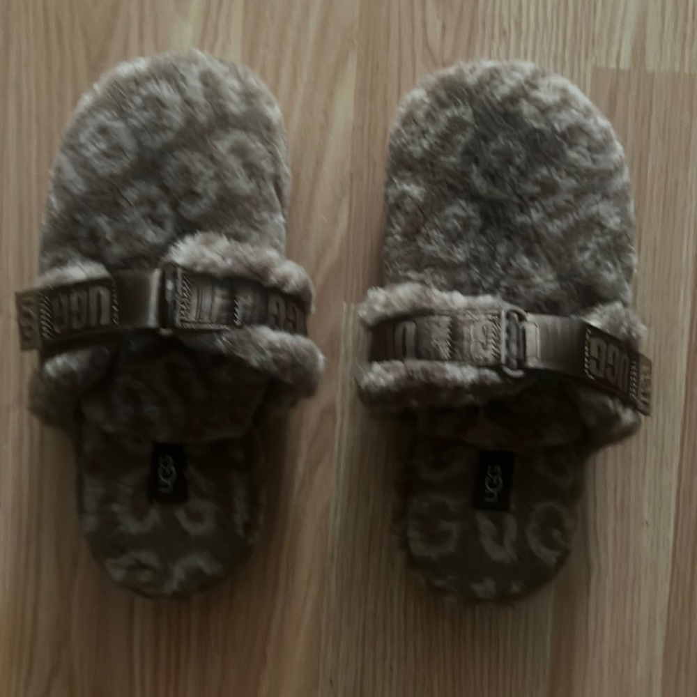 Mens Ugg Slippers Size 8